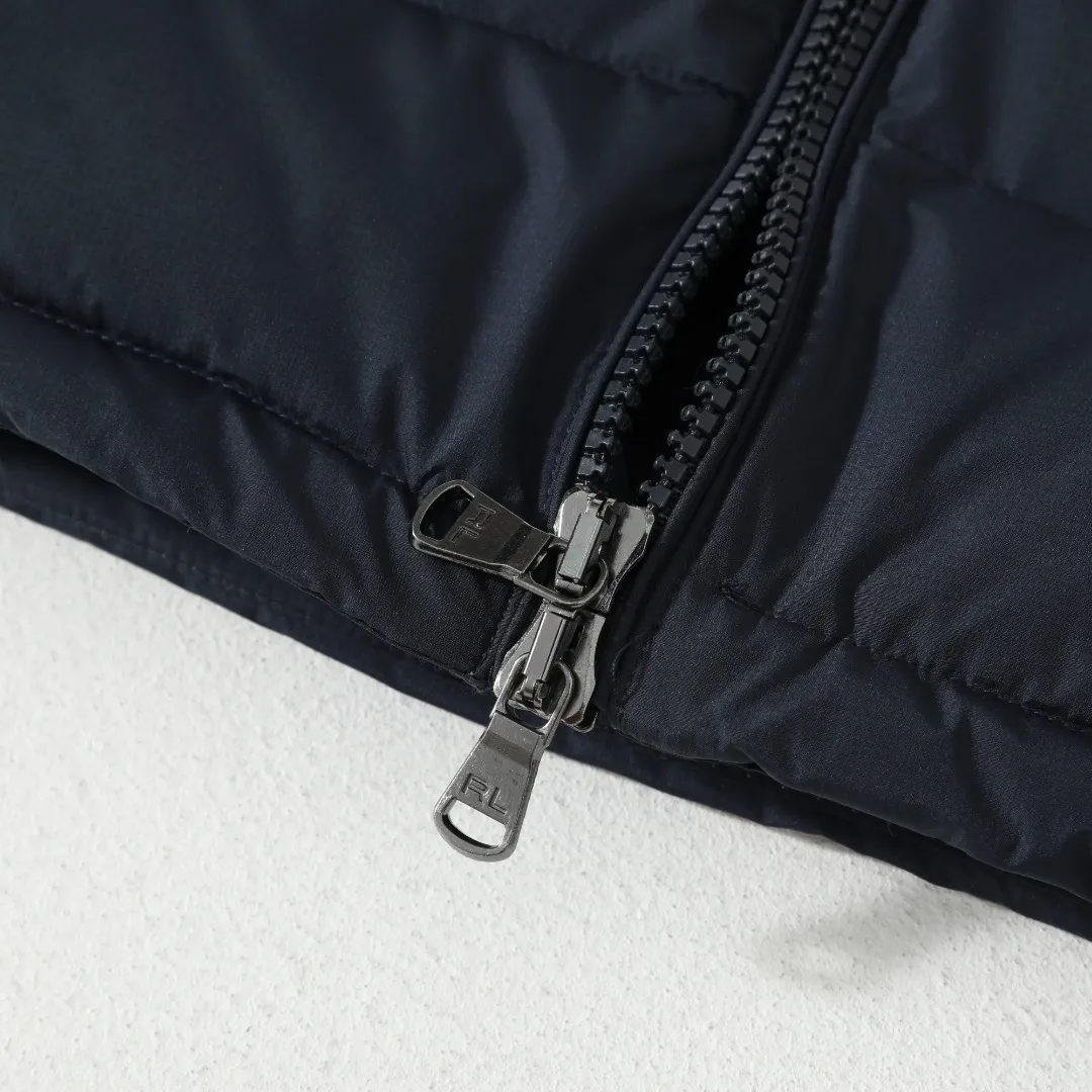 P490 #R51 Ralph Lauren winter new style for men and women, classic small logo waterproof pure down vest sleeveless official item number: RL14255 Full set of customized accessories, details determine success or failure.  - Accessories: Original hangtag, washed label + electroplated YK zipper logo, customized Laval Lauren zipper, full set of accessories - Same style for men and women. Color: Khaki, green, navy, black. Size: S M L